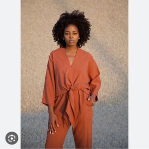 Hackwith Design House V Neck Bow Top Gingerbread